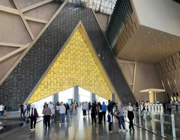 Private Day Trip to the Grand Egyptian Museum 2025
