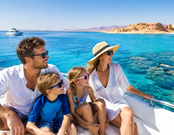 Easy Family Boat Day Itinerary in Hurghada